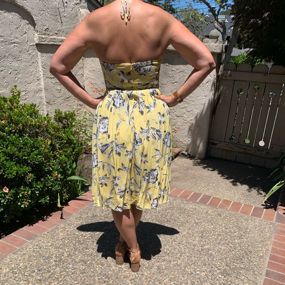 Yellow Summer Strapless Dress, Size 8 - Picture 3 of 3